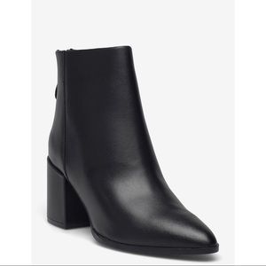 Steve Madden Jillian Black Bootie
